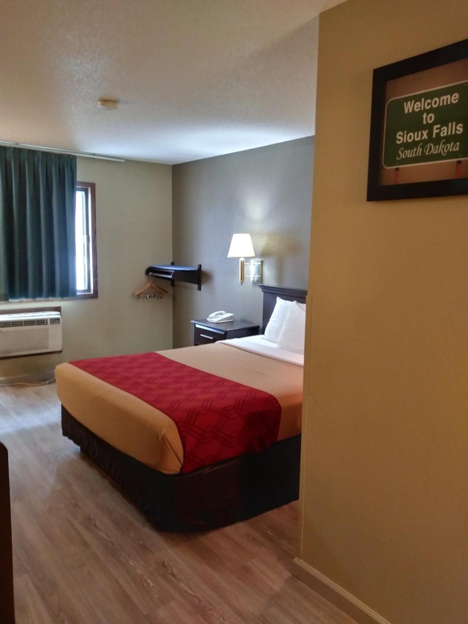 Econo Lodge North Sioux Falls Eksteriør bilde